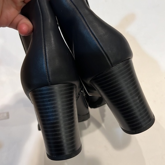 Easy Street Women's Breena Ankle Bootie - Picture 16 of 16